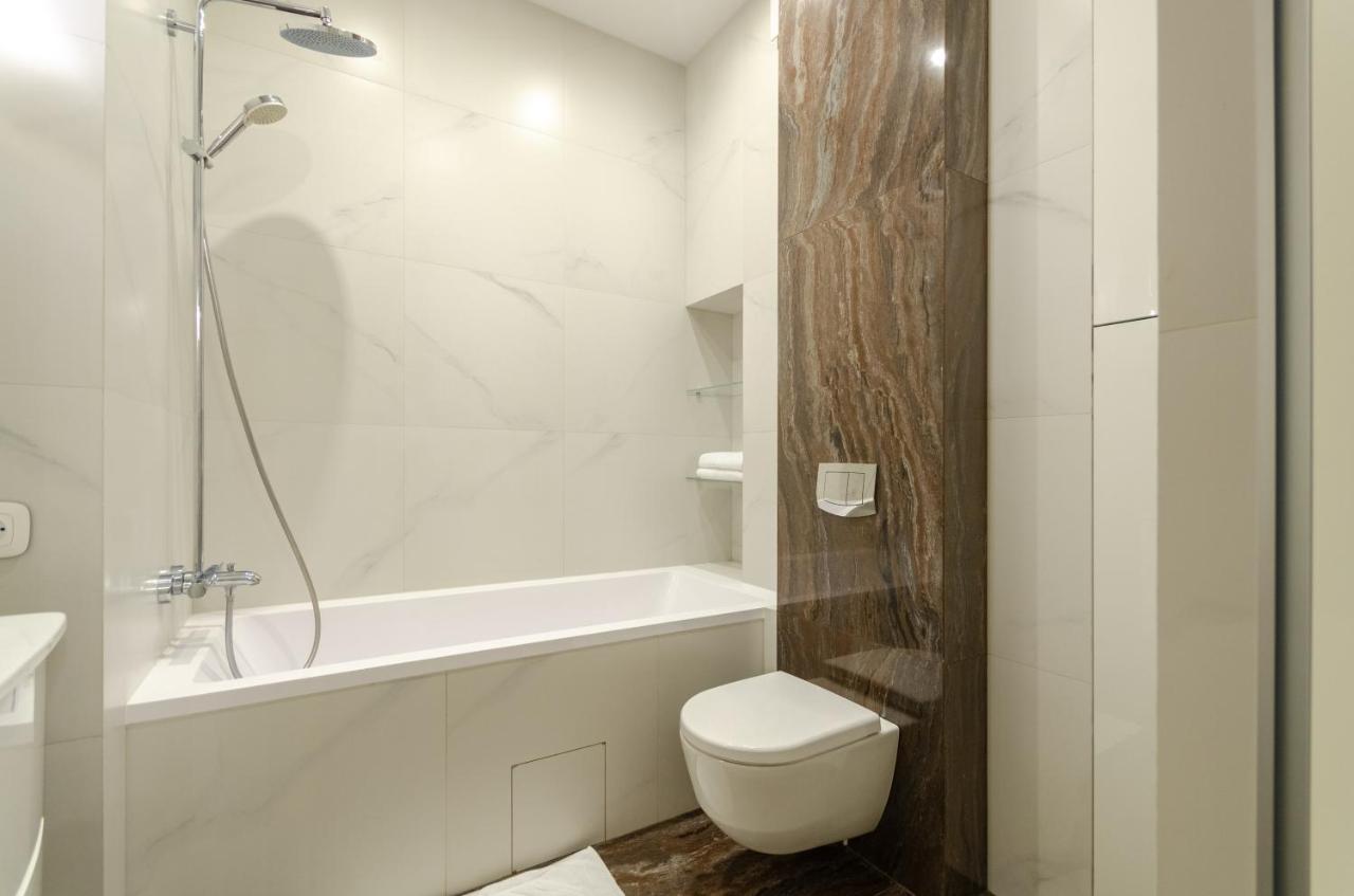 Petrovdom Apartaments 11-212 In Rc Central Park, 7 John Mccain Street Kiev Buitenkant foto