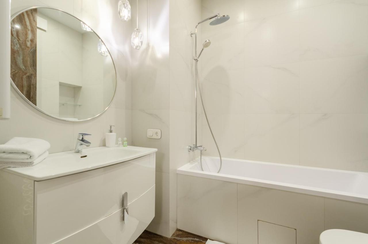 Petrovdom Apartaments 11-212 In Rc Central Park, 7 John Mccain Street Kiev Buitenkant foto